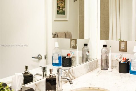 Condominio en venta en Miami, Florida, 2 dormitorios, 102.29 m2 № 1964934 - foto 27