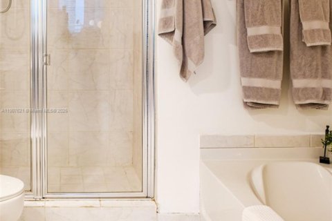 Condominio en venta en Miami, Florida, 2 dormitorios, 102.29 m2 № 1964934 - foto 20