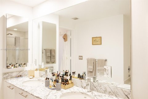 Condominio en venta en Miami, Florida, 2 dormitorios, 102.29 m2 № 1964934 - foto 19