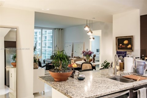 Condominio en venta en Miami, Florida, 2 dormitorios, 102.29 m2 № 1964934 - foto 7