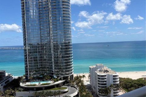 Copropriété à vendre à Sunny Isles Beach, Floride: 1 chambre, 92.07 m2 № 2013476 - photo 2