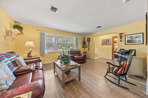 Villa ou maison à vendre à Belleview, Floride: 3 chambres, 232.26 m2 № 2232648 - photo 13