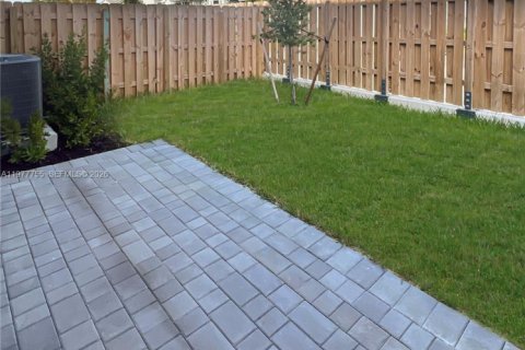 Снять в аренду таунхаус в Хомстед, Флорида 3 спальни, № 2042353 - фото 14