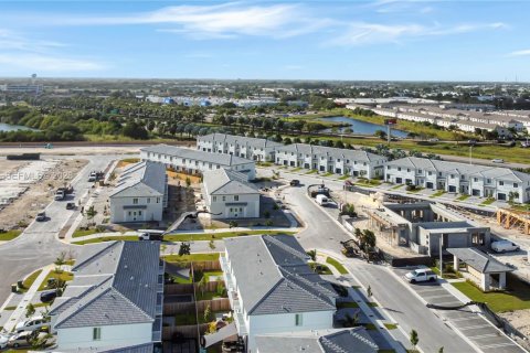 Снять в аренду таунхаус в Хомстед, Флорида 3 спальни, № 2042353 - фото 18