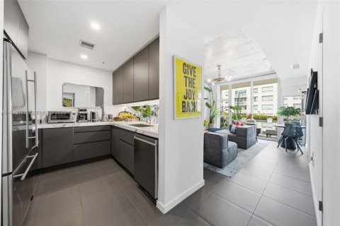 Condominio en Miami, Florida, 1 dormitorio  № 2005825