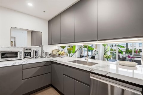 Купить кондоминиум в Майами, Флорида 1 спальня, 70.7м2, № 2005825 - фото 23