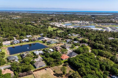 House in Vero Beach, Florida 4 bedrooms, 211.91 sq.m. № 2147067 - photo 19