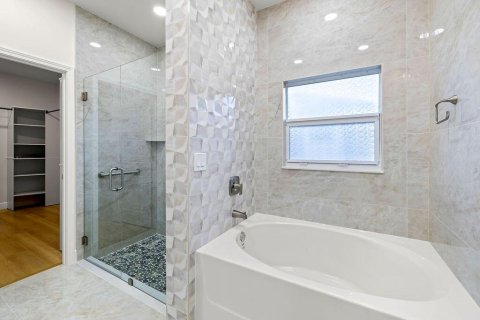 House in Vero Beach, Florida 4 bedrooms, 211.91 sq.m. № 2147067 - photo 5