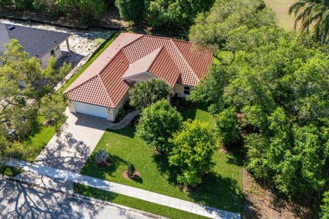 House in Vero Beach, Florida 4 bedrooms, 211.91 sq.m. № 2147067 - photo 16