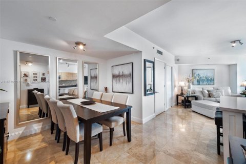Condo in Miami, Florida, 1 bedroom  № 1883834 - photo 4