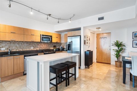 Condo in Miami, Florida, 1 bedroom  № 1883834 - photo 10