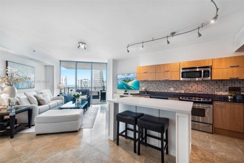 Condo in Miami, Florida, 1 bedroom  № 1883834 - photo 3