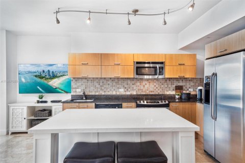 Condo in Miami, Florida, 1 bedroom  № 1883834 - photo 12