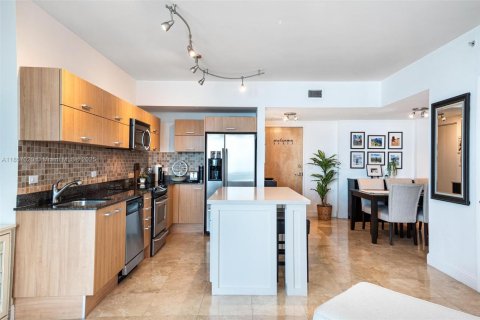 Condo in Miami, Florida, 1 bedroom  № 1883834 - photo 11