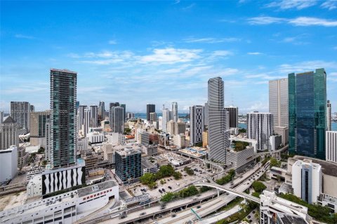 Condo in Miami, Florida, 1 bedroom  № 1883834 - photo 23