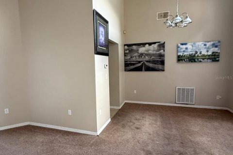 Villa ou maison à louer à Davenport, Floride: 3 chambres, 142.33 m2 № 2106902 - photo 4