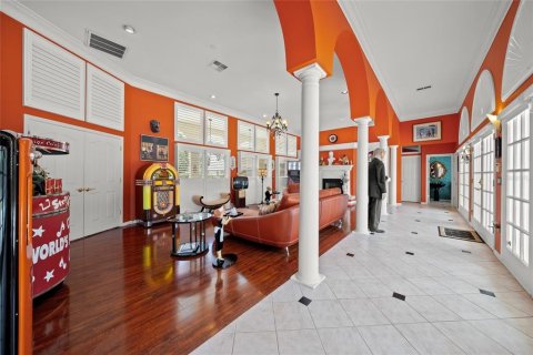 House in Sarasota, Florida 5 bedrooms, 349.59 sq.m. № 1837344 - photo 10