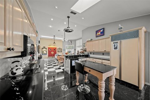 House in Sarasota, Florida 5 bedrooms, 349.59 sq.m. № 1837344 - photo 13