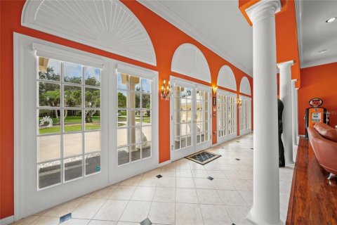 House in Sarasota, Florida 5 bedrooms, 349.59 sq.m. № 1837344 - photo 7