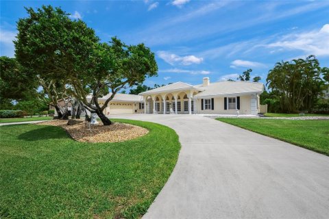 House in Sarasota, Florida 5 bedrooms, 349.59 sq.m. № 1837344 - photo 5