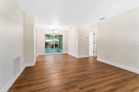 Casa en venta en Largo, Florida, 2 dormitorios, 78.6 m2 № 1829372 - foto 5