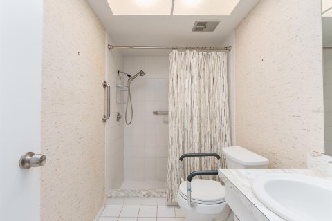 House in Palm Harbor, Florida 2 bedrooms, 92.9 sq.m. № 2205580 - photo 17