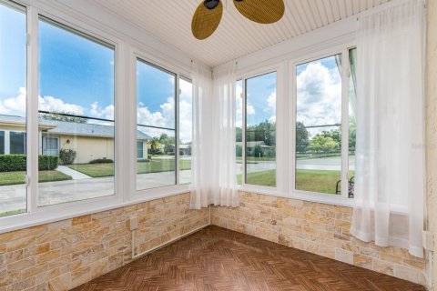 House in Palm Harbor, Florida 2 bedrooms, 92.9 sq.m. № 2205580 - photo 9