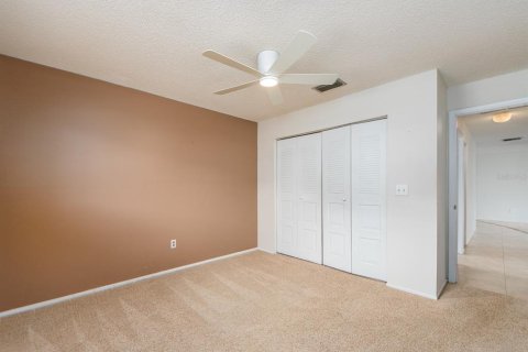 House in Palm Harbor, Florida 2 bedrooms, 92.9 sq.m. № 2205580 - photo 19