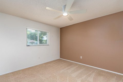 House in Palm Harbor, Florida 2 bedrooms, 92.9 sq.m. № 2205580 - photo 18