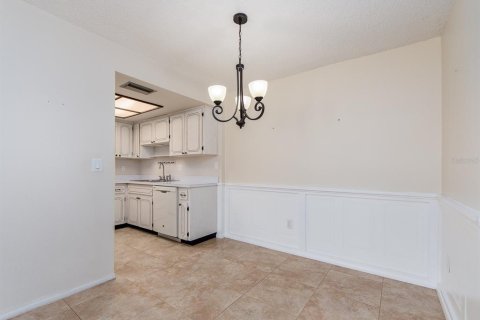 House in Palm Harbor, Florida 2 bedrooms, 92.9 sq.m. № 2205580 - photo 12
