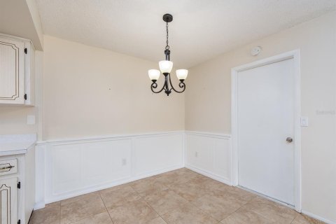 House in Palm Harbor, Florida 2 bedrooms, 92.9 sq.m. № 2205580 - photo 13