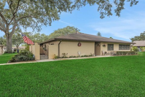 Casa en venta en Winter Haven, Florida, 2 dormitorios, 150.97 m2 № 1876622 - foto 1