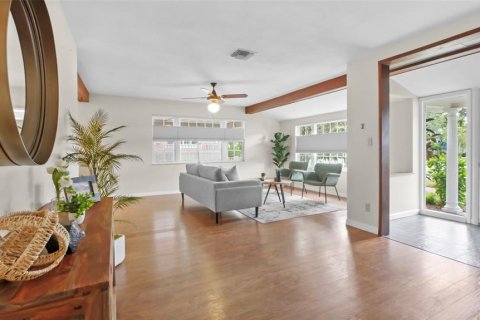 Casa en venta en Gulfport, Florida, 5 dormitorios, 247.49 m2 № 1848424 - foto 7