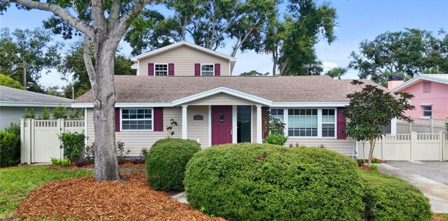 Casa en Gulfport, Florida 5 dormitorios, 247.49 m2 № 1848424