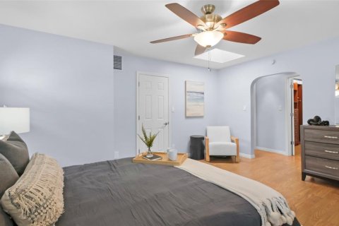Casa en venta en Gulfport, Florida, 5 dormitorios, 247.49 m2 № 1848424 - foto 17