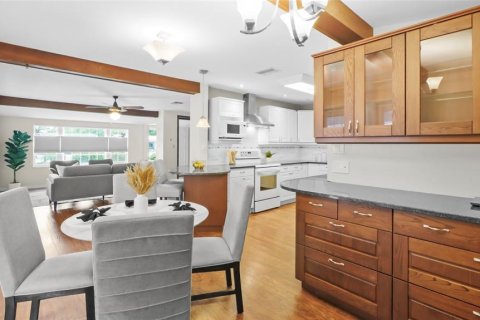 Casa en venta en Gulfport, Florida, 5 dormitorios, 247.49 m2 № 1848424 - foto 3