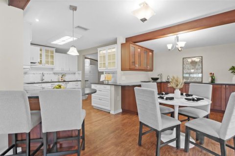 Casa en venta en Gulfport, Florida, 5 dormitorios, 247.49 m2 № 1848424 - foto 9