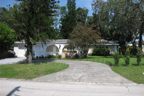 Casa en New Port Richey, Florida 3 dormitorios, 208.38 m2 № 2107712
