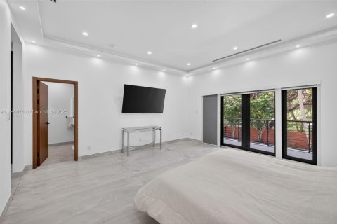 House in Fort Lauderdale, Florida 6 bedrooms, 420.57 sq.m. № 1874923 - photo 18