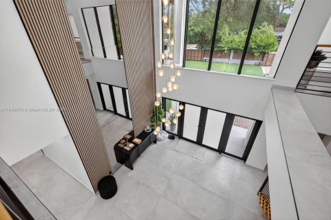House in Fort Lauderdale, Florida 6 bedrooms, 420.57 sq.m. № 1874923 - photo 22