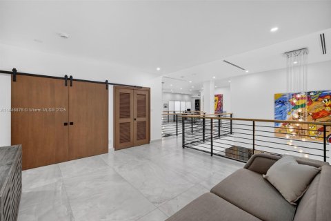 House in Fort Lauderdale, Florida 6 bedrooms, 420.57 sq.m. № 1874923 - photo 13