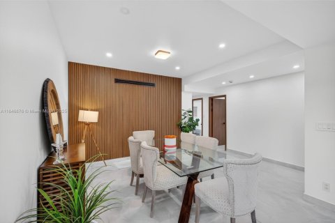 House in Fort Lauderdale, Florida 6 bedrooms, 420.57 sq.m. № 1874923 - photo 10