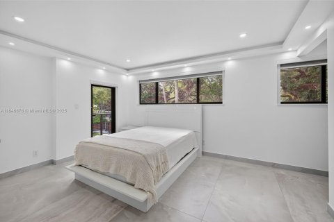 House in Fort Lauderdale, Florida 6 bedrooms, 420.57 sq.m. № 1874923 - photo 28