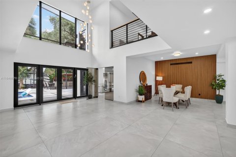 House in Fort Lauderdale, Florida 6 bedrooms, 420.57 sq.m. № 1874923 - photo 9