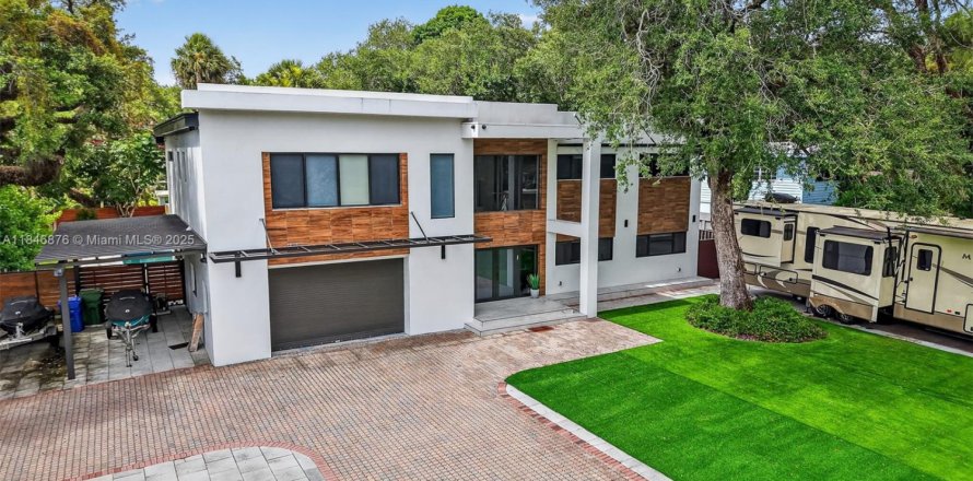 House in Fort Lauderdale, Florida 6 bedrooms, 420.57 sq.m. № 1874923