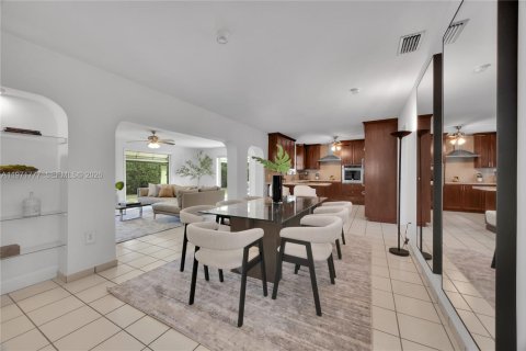 Купить виллу или дом в Майами, Флорида 4 спальни, 221.2м2, № 2036415 - фото 7