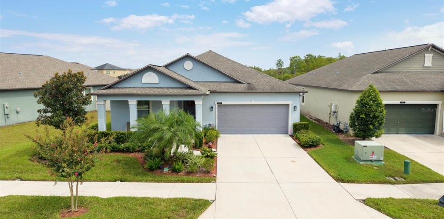 Villa ou maison à CONNERTON
à Land O' Lakes, Floride 3 chambres, 161.46 m2 № 2395693