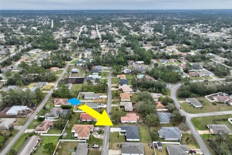House in Palm Coast, Florida 3 bedrooms, 205.13 sq.m. № 1559831 - photo 17