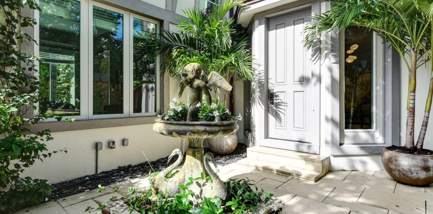 Villa ou maison à Palm Beach, Floride 4 chambres, 378.67 m2 № 992020