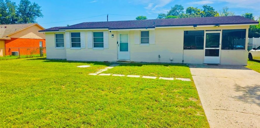 Villa ou maison à Deltona, Floride 2 chambres, 72.46 m2 № 2233992